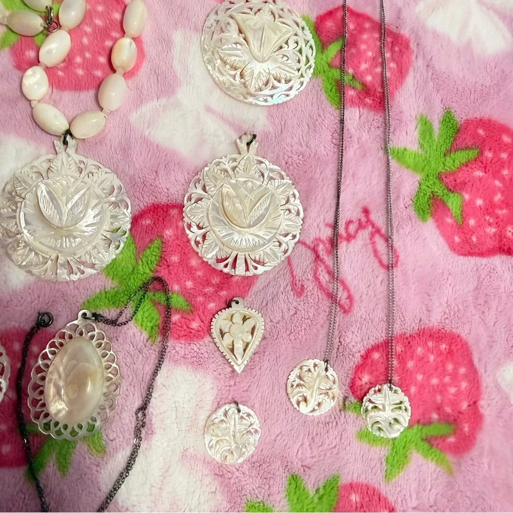 Necklace bundle Jewelry Set mother of pearl hand carved - Picture 3 of 6